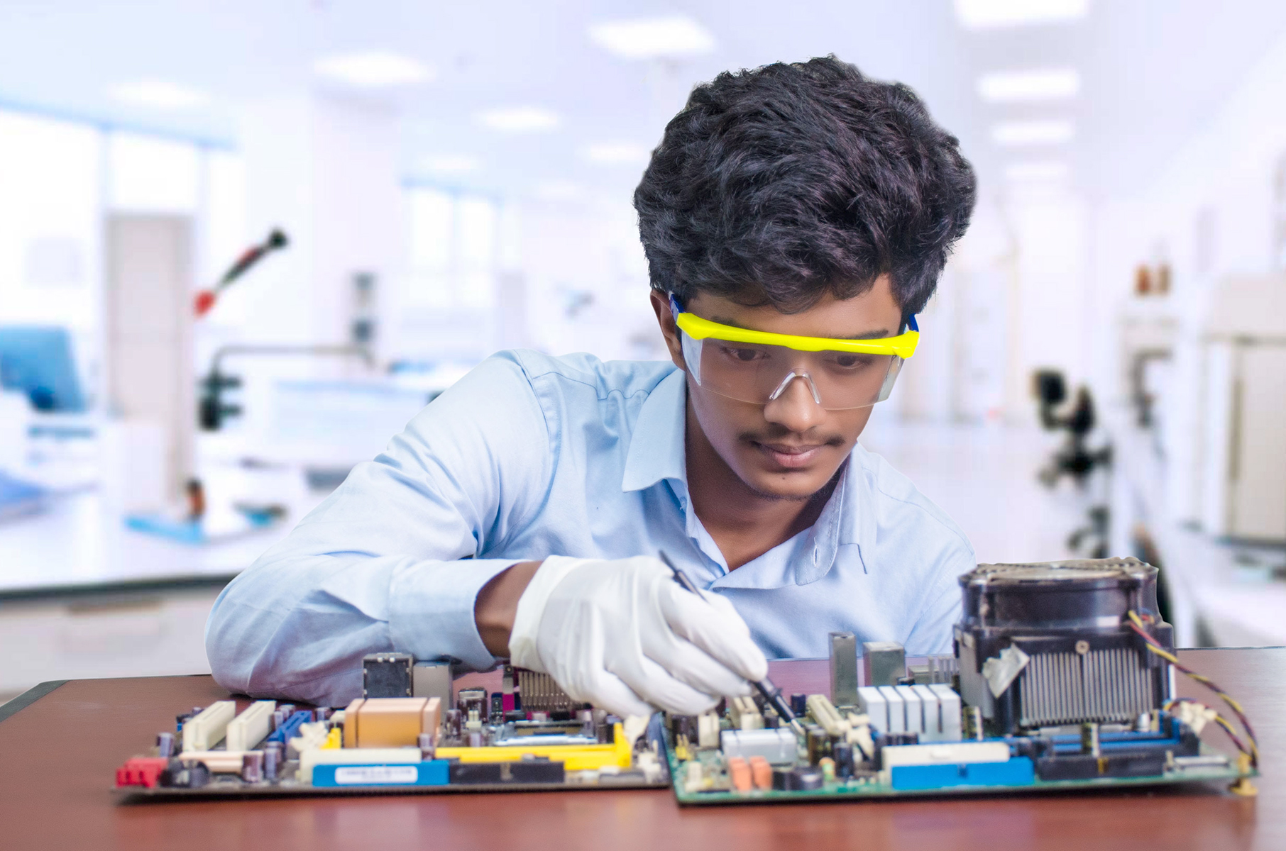 Study Engineering, IT,Business and Bio Medical in World Ranked Universities in France Most affordable university education with work opportunities in the heart of Europe